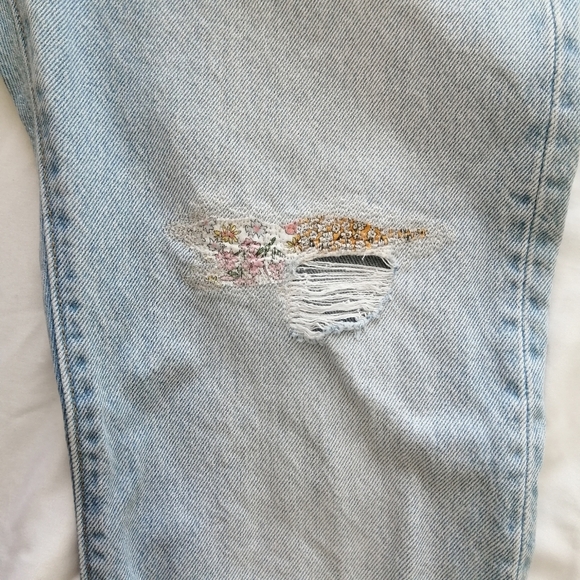 Levi's 150th Anniversary Edition 501 Jeans She's Crafty Wash Thigh Embroidery 25 - Picture 6 of 16